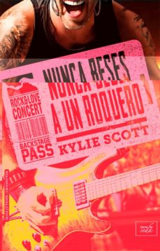 Portada de NUNCA BESES A UN ROQUERO (STAGE DIVE-4)